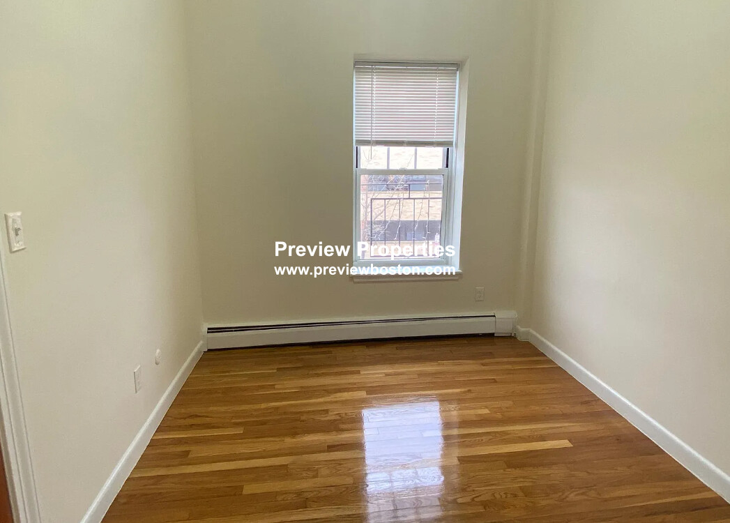 164 North Beacon St, Brighton