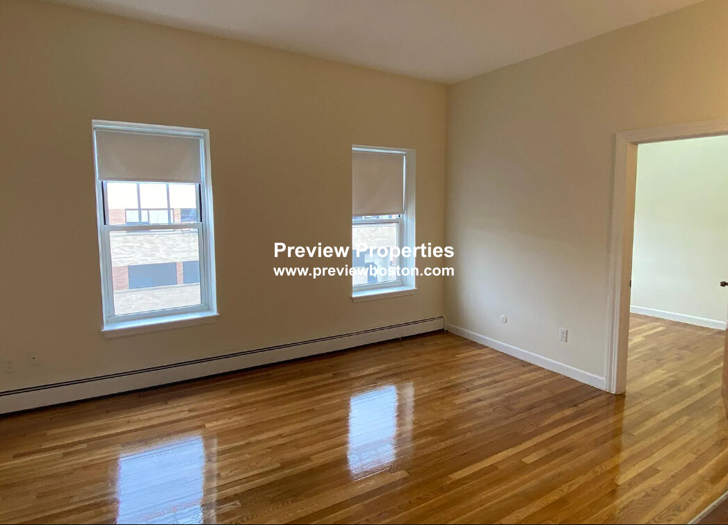 164 North Beacon St, Brighton