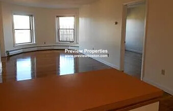 922 Beacon St, Fenway