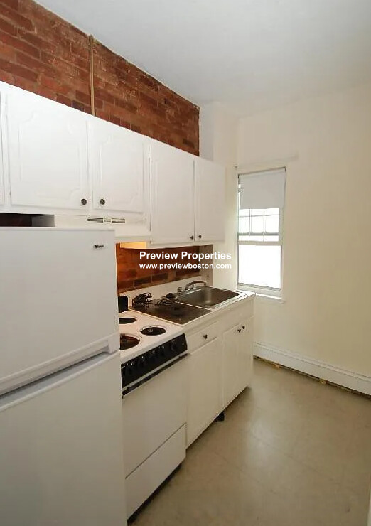 46 South Huntington Ave, Jamaica Plain