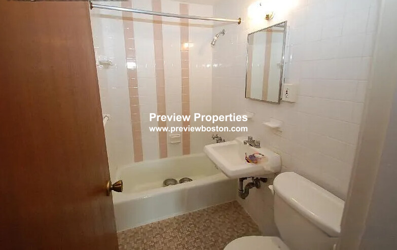 46 South Huntington Ave, Jamaica Plain