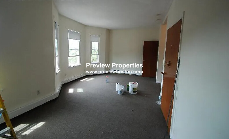 46 South Huntington Ave, Jamaica Plain