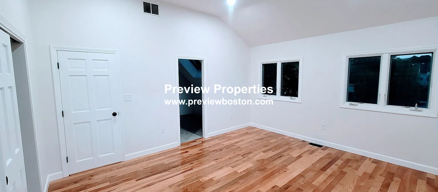 11 Etna St, Brighton