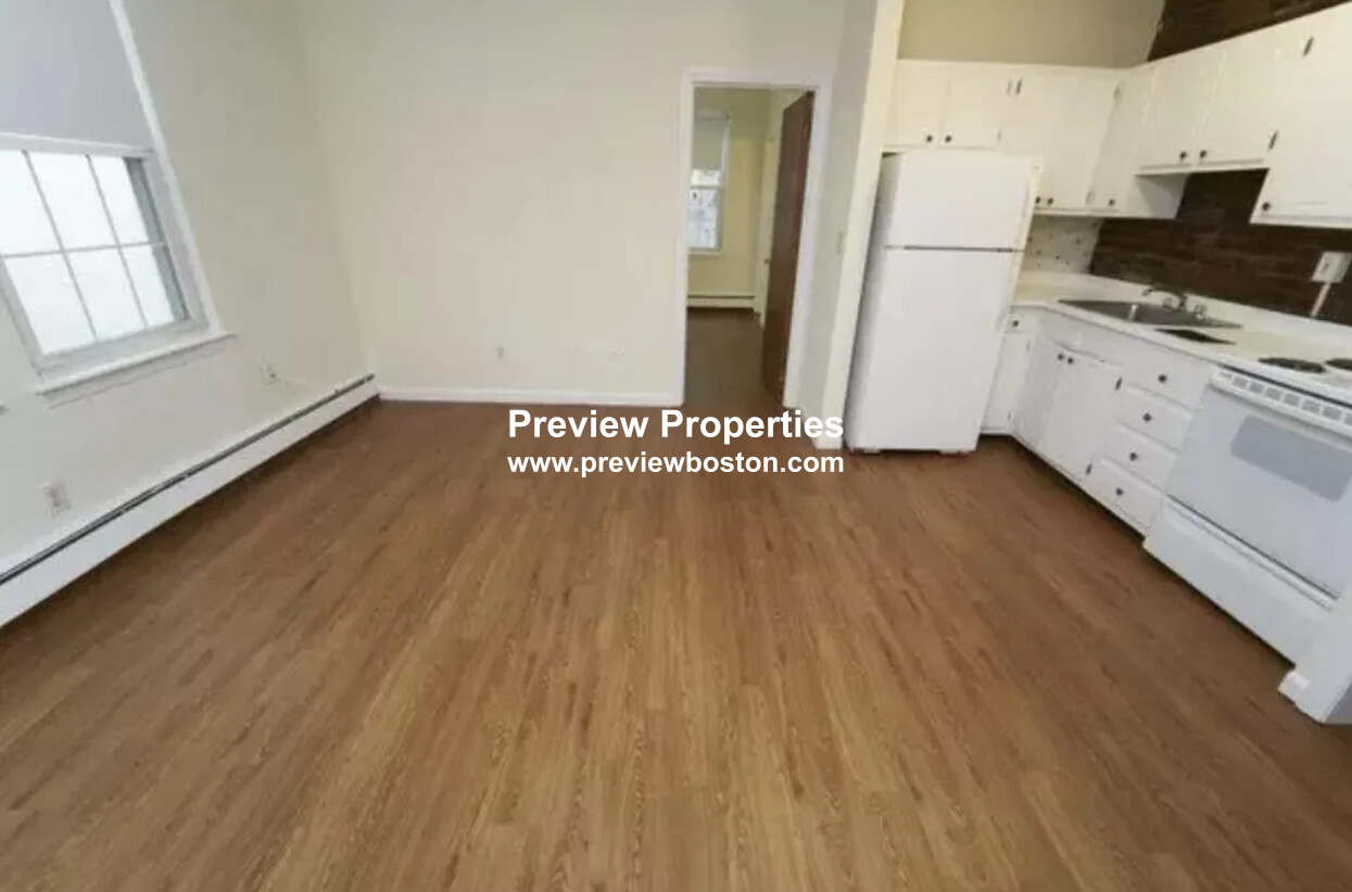 46 South Huntington Ave, Jamaica Plain