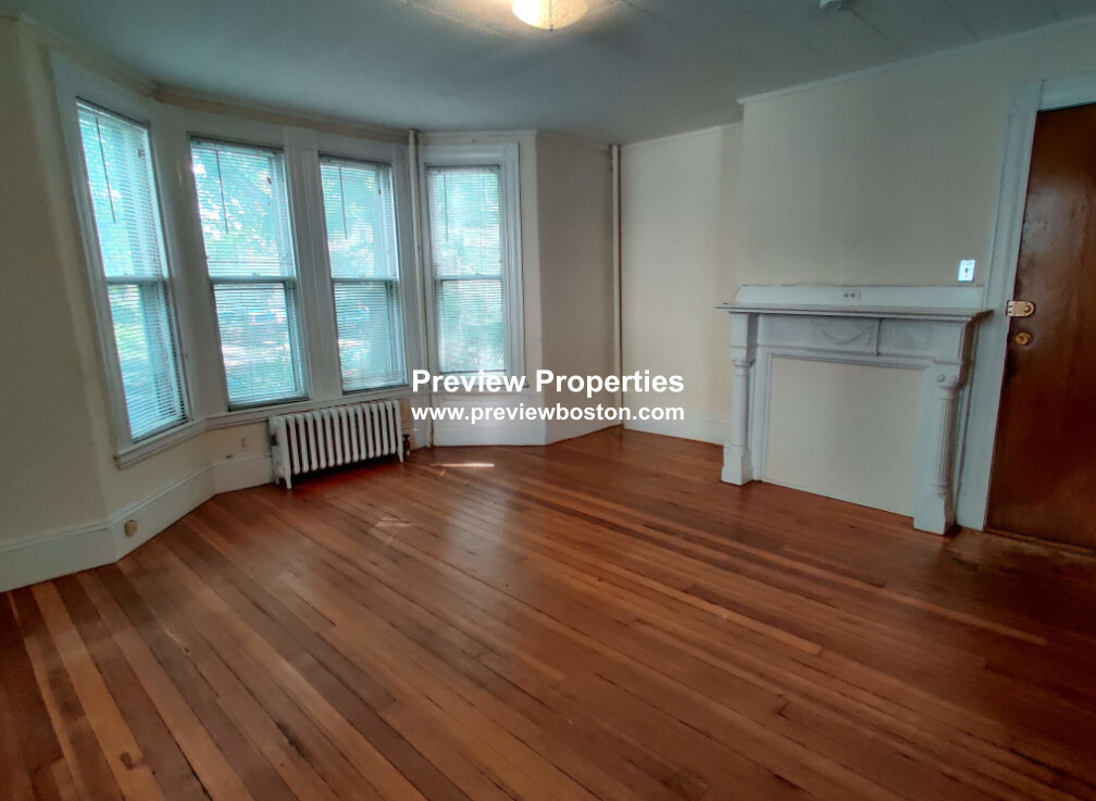 381 Harvard St, Mid-Cambridge