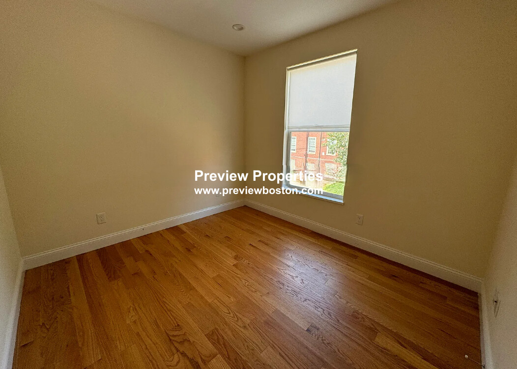 381 Harvard St, Mid-Cambridge