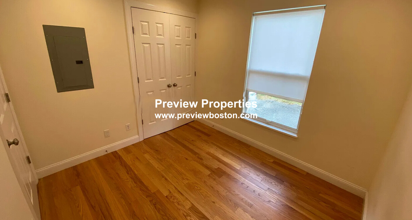 381 Harvard St, Mid-Cambridge