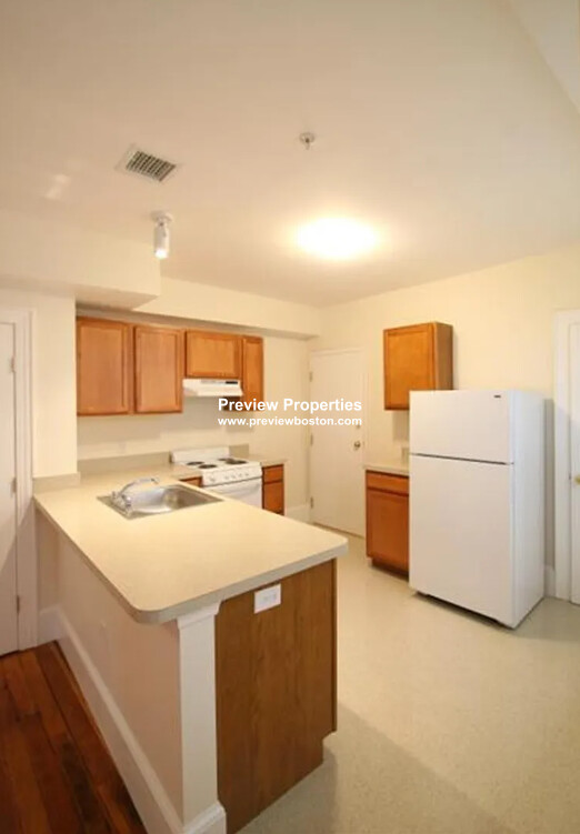 881 Massachusetts Ave, Central Square