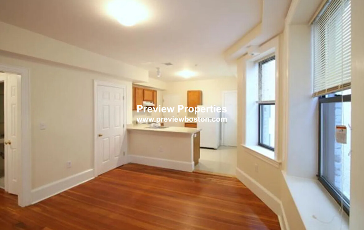 881 Massachusetts Ave, Central Square