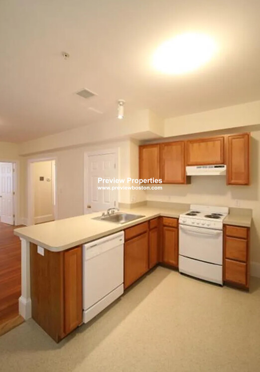 881 Massachusetts Ave, Central Square