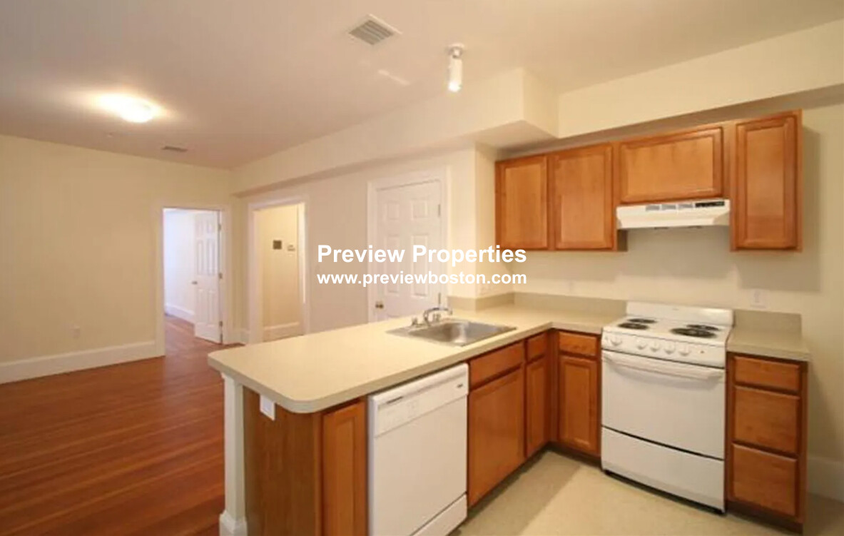 881 Massachusetts Ave, Central Square