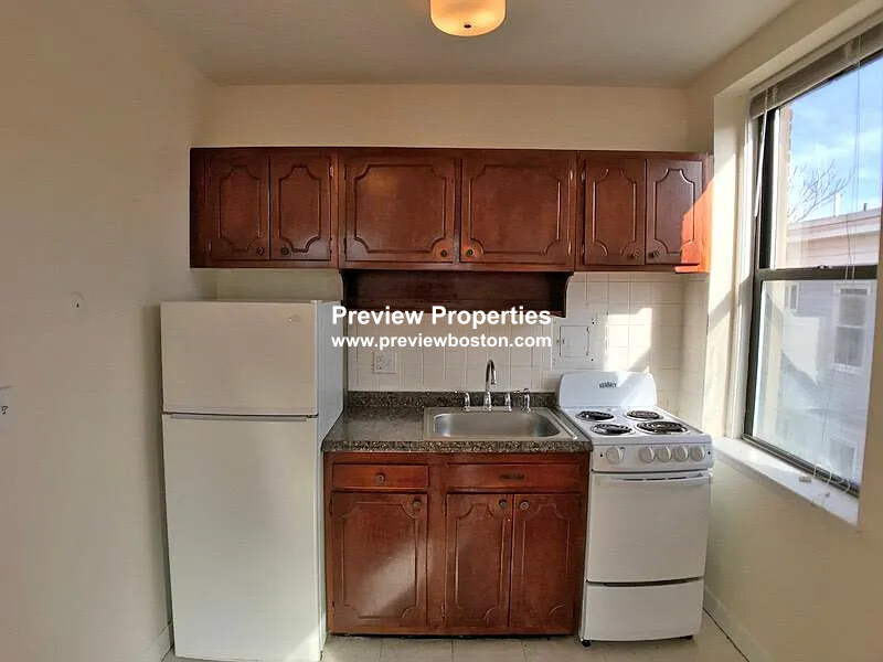 64 Brighton Ave, Allston