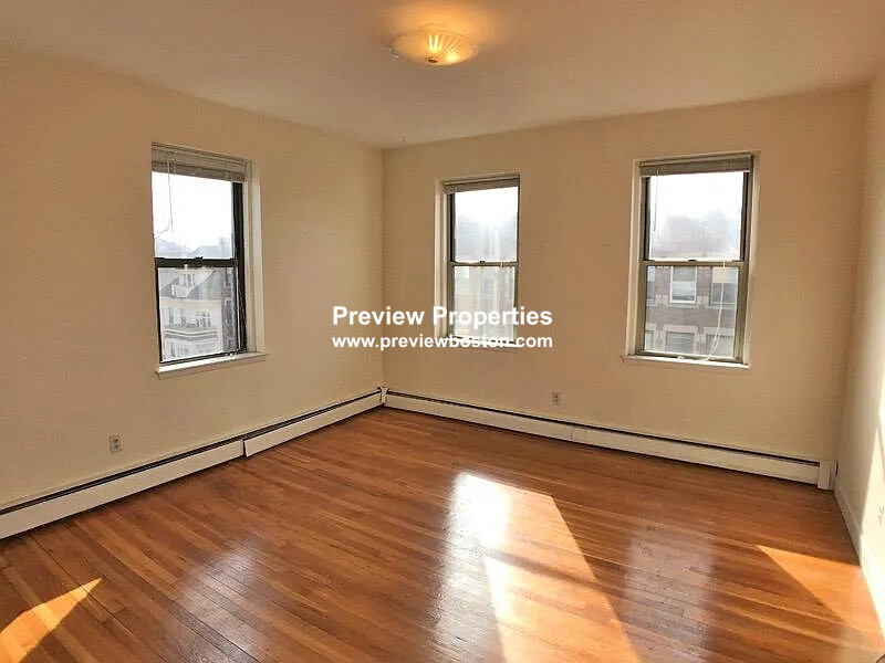 64 Brighton Ave, Allston