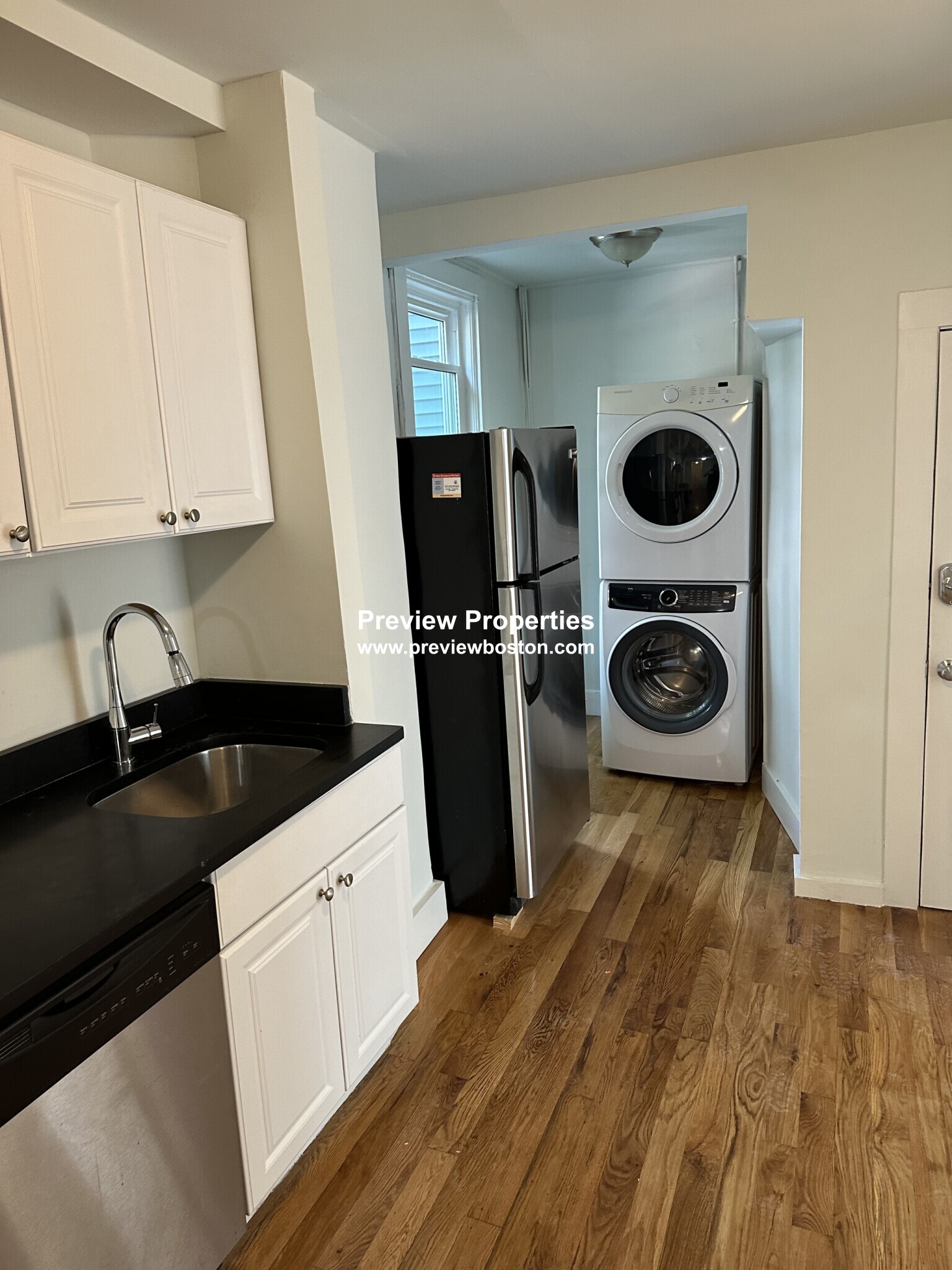 506 East Broadway St, South Boston