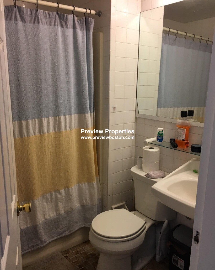 544 Trapelo Rd, Belmont