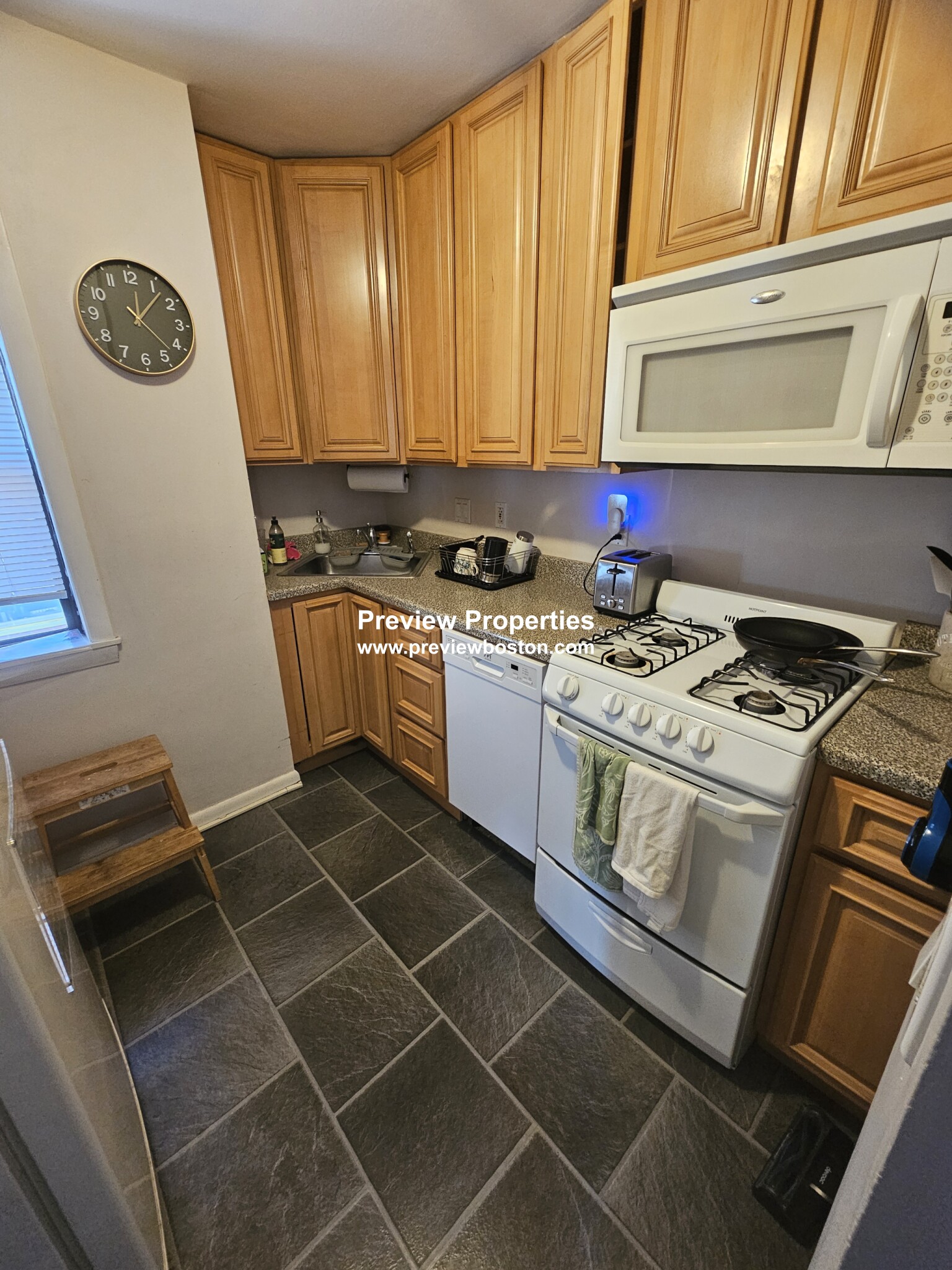 4 Commonwealth Ct, Brighton