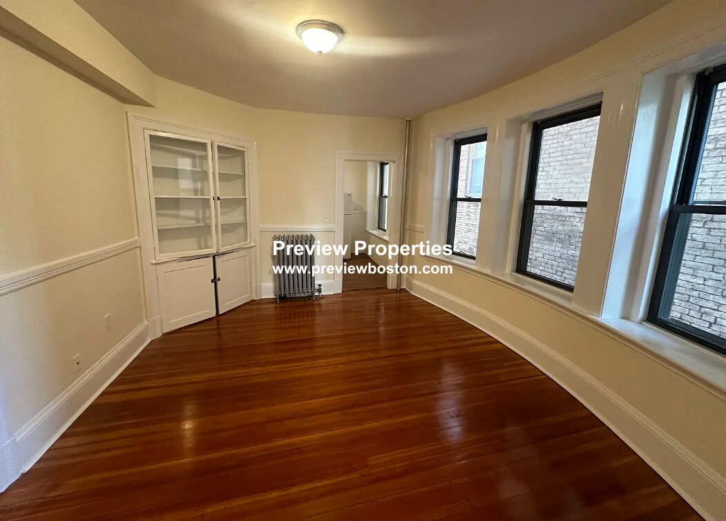 885 Massachusetts Ave, Mid Cambridge