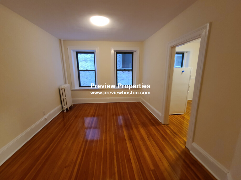 885 Massachusetts Ave, Mid Cambridge