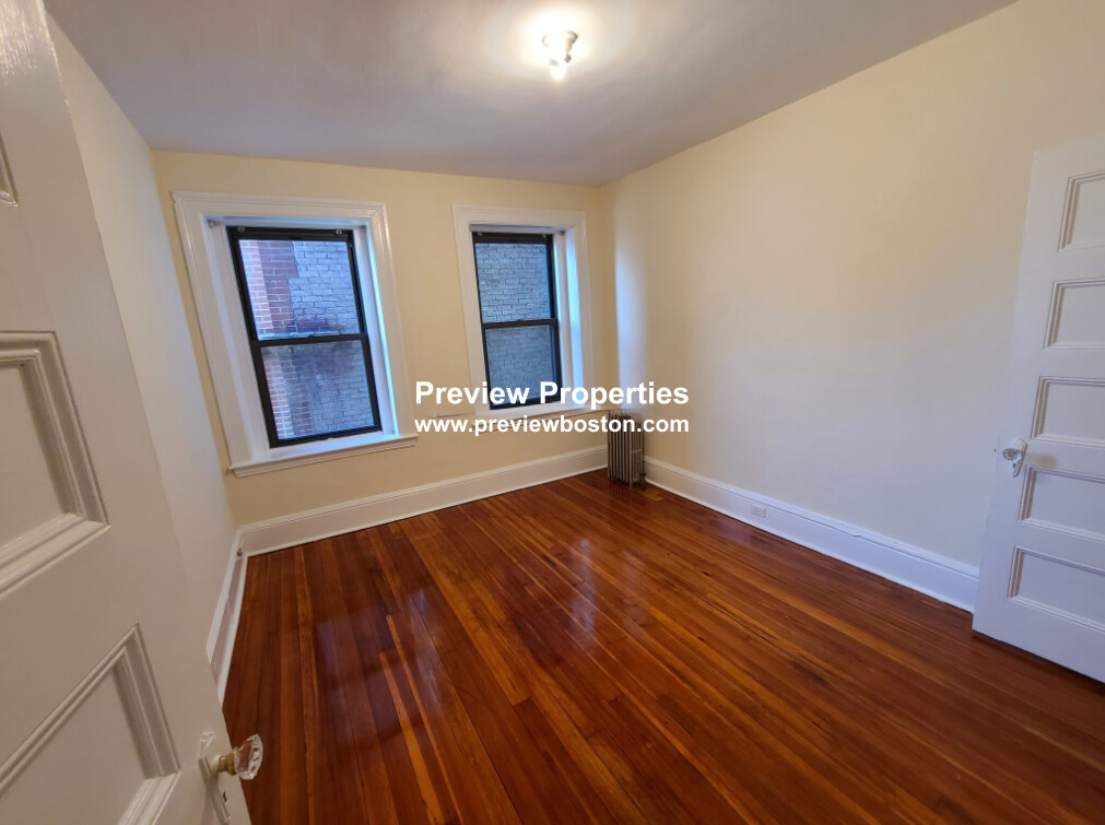 885 Massachusetts Ave, Mid Cambridge