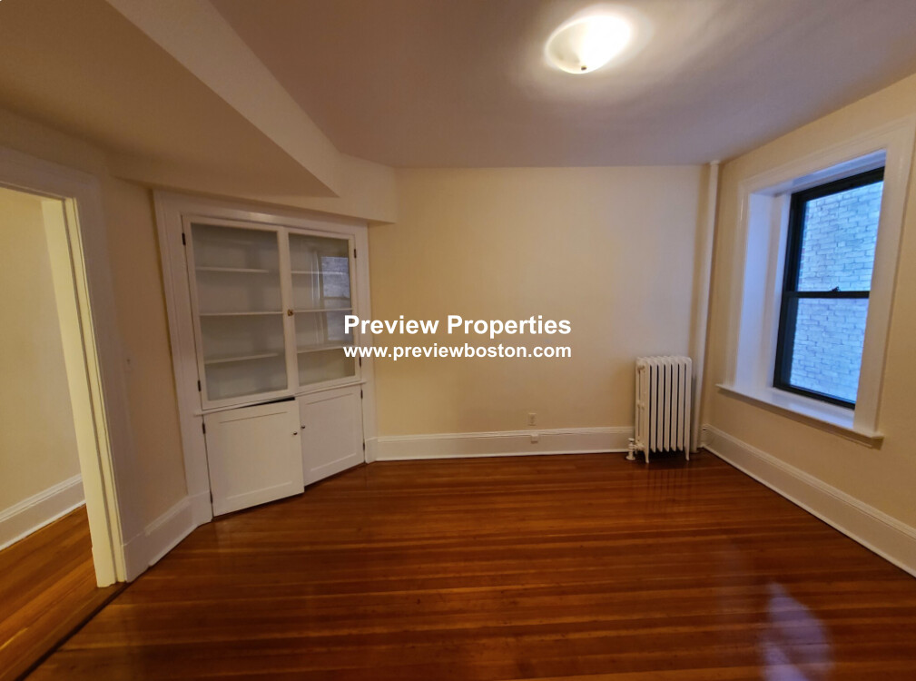 885 Massachusetts Ave, Mid Cambridge