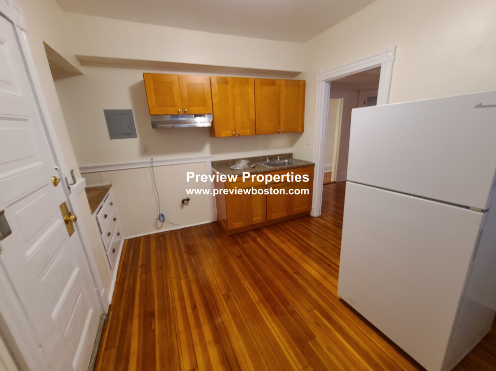 885 Massachusetts Ave, Mid Cambridge