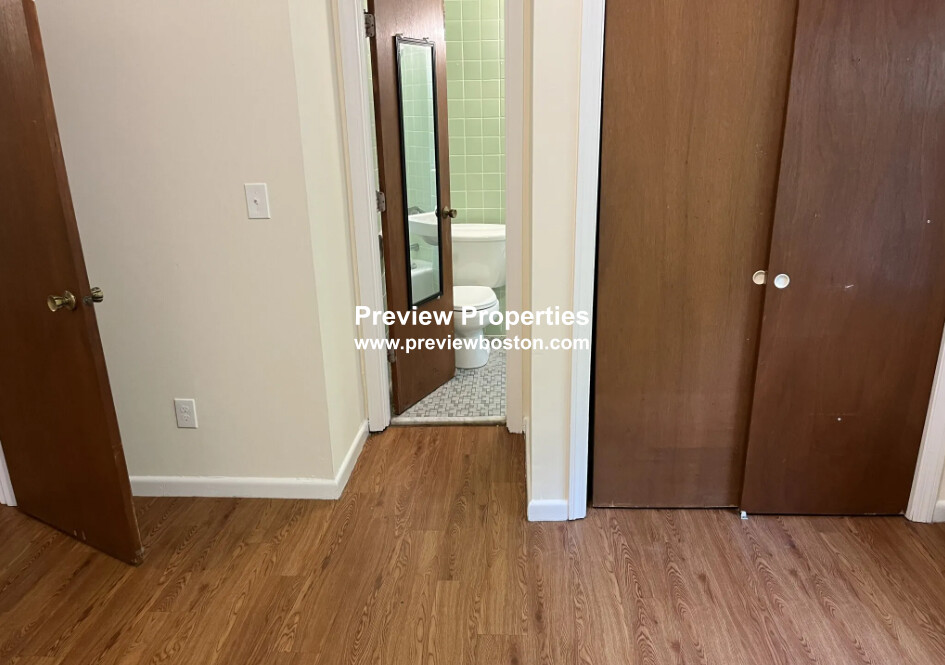 54 South Huntington Ave, Jamaica Plain