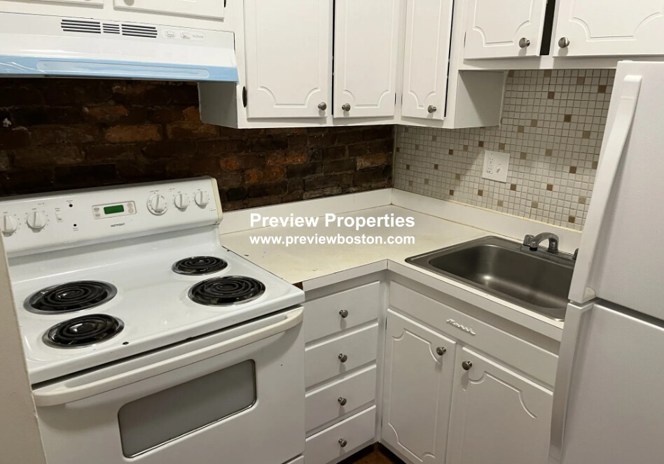 54 South Huntington Ave, Jamaica Plain