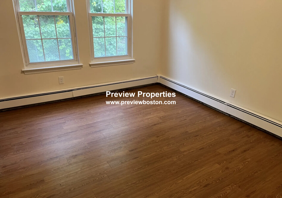 54 South Huntington Ave, Jamaica Plain