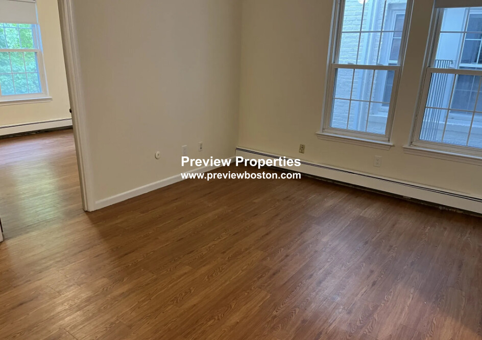 54 South Huntington Ave, Jamaica Plain