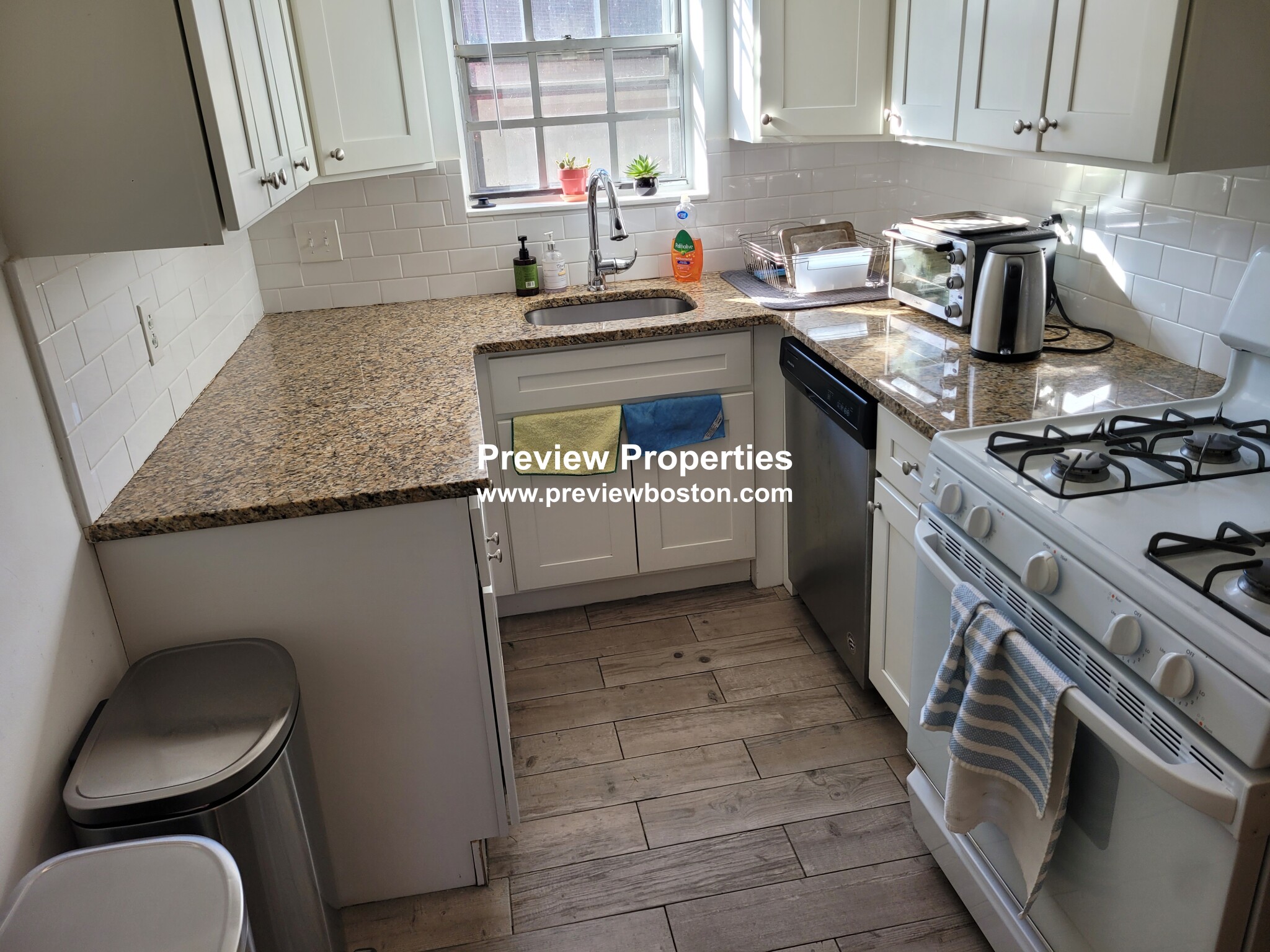 103 Lake Shore Rd, Brighton