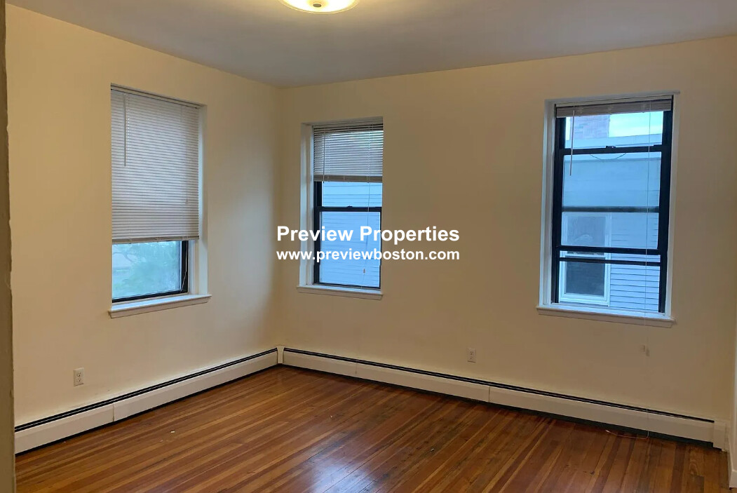 64 Brighton Ave, Allston