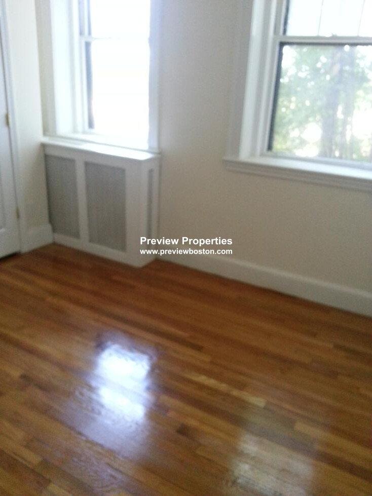 2001 Commonwealth Ave, Brighton