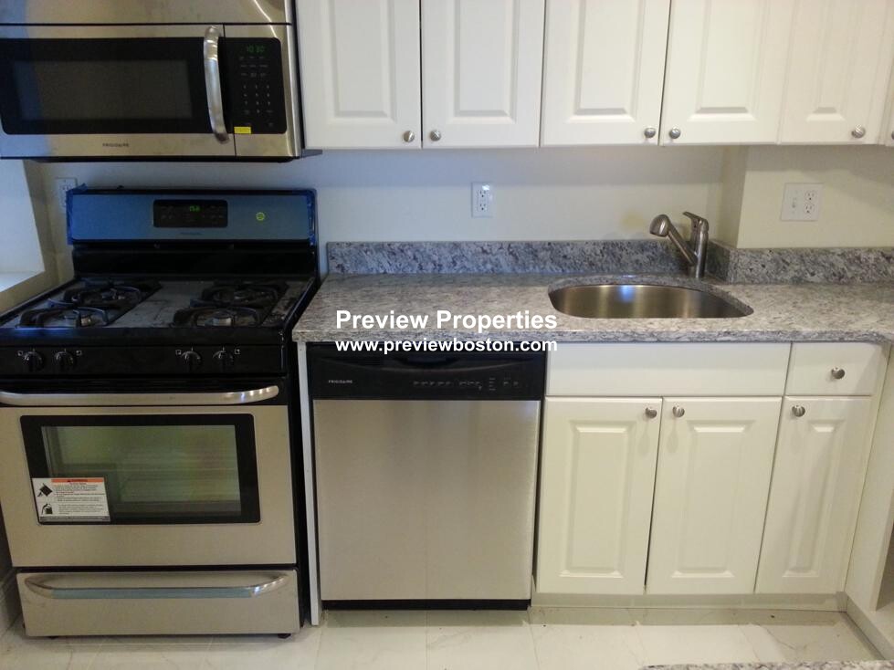 2001 Commonwealth Ave, Brighton