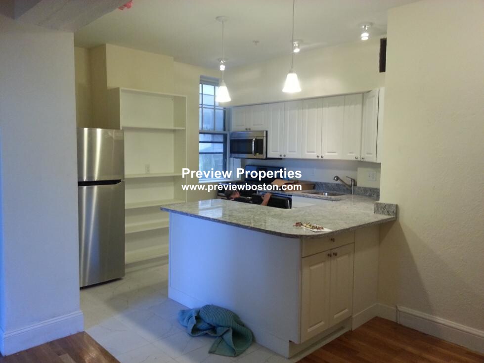 2001 Commonwealth Ave, Brighton