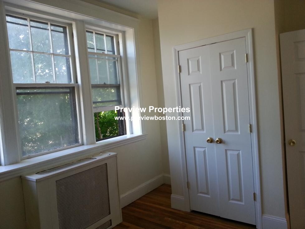 2001 Commonwealth Ave, Brighton