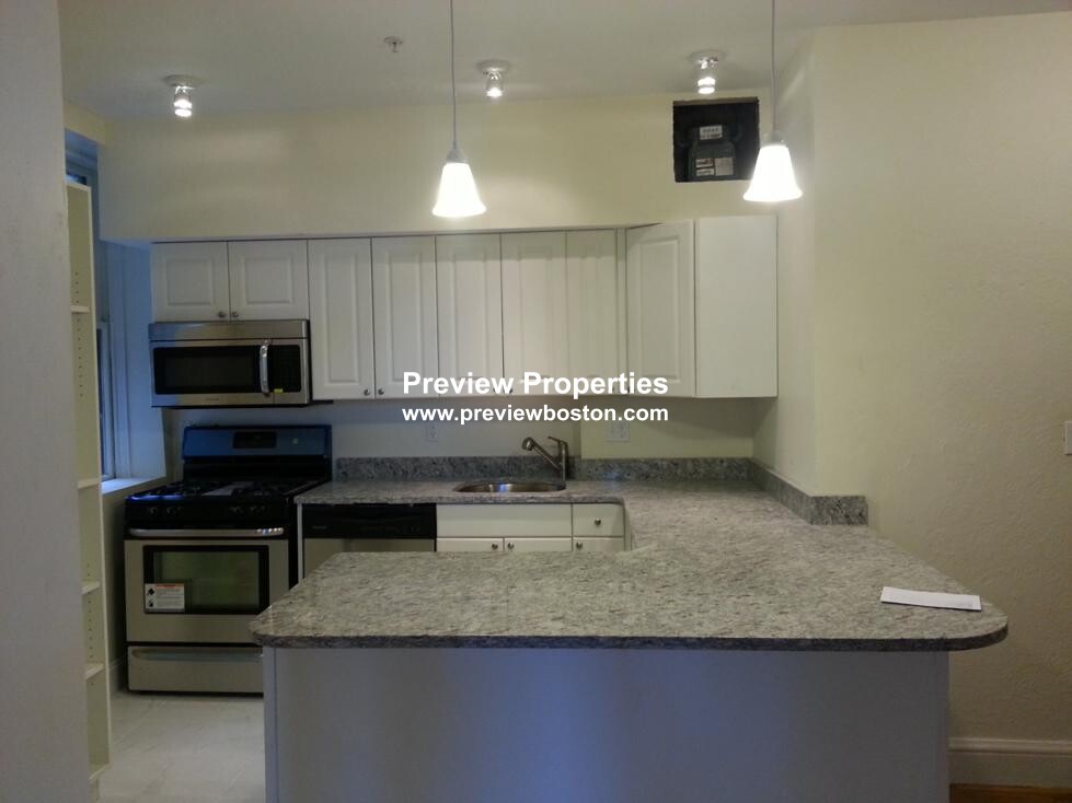 2001 Commonwealth Ave, Brighton