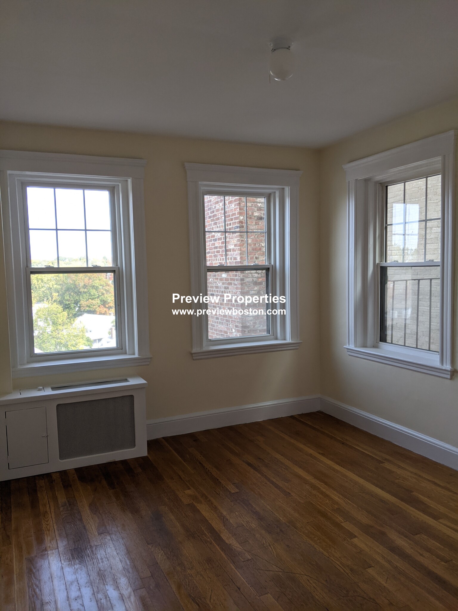 2003 Commonwealth Ave, Brighton