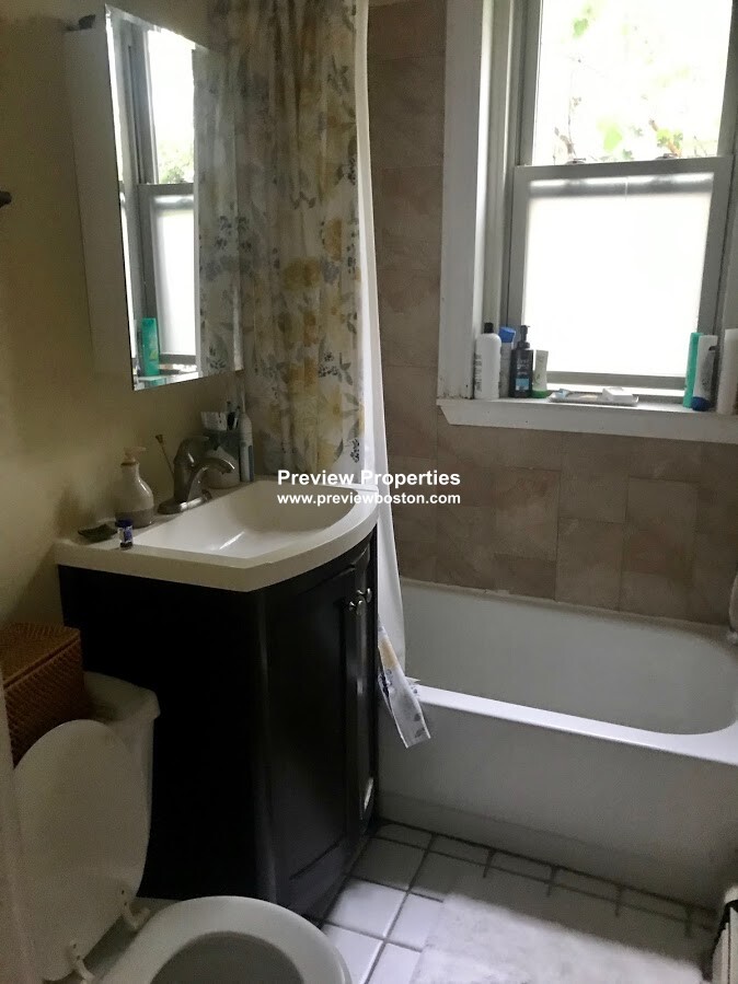 8 Ransom Rd, Brighton