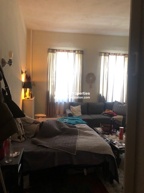 21 Aberdeen St, Fenway