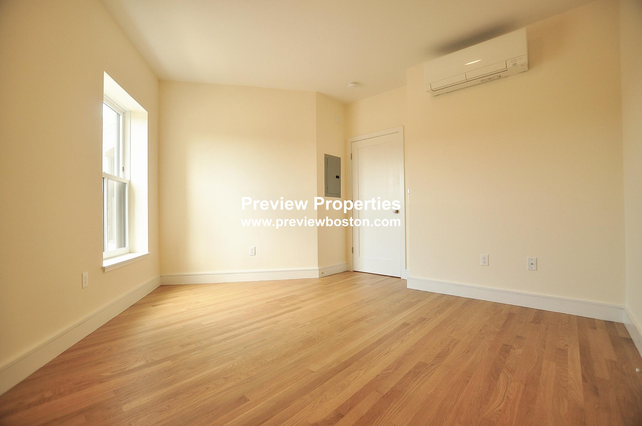 877 Beacon St, Fenway