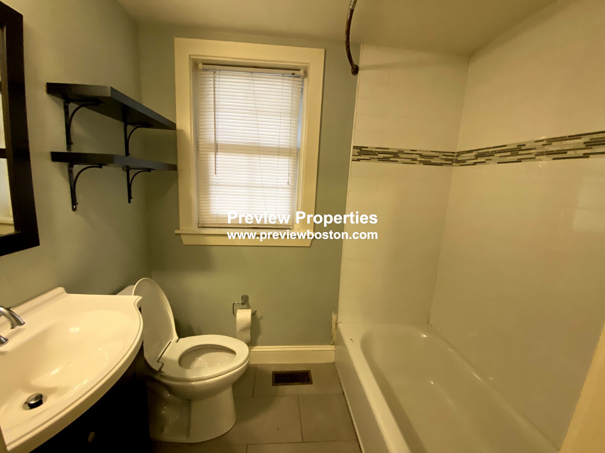 2 Braemore Rd, Brighton