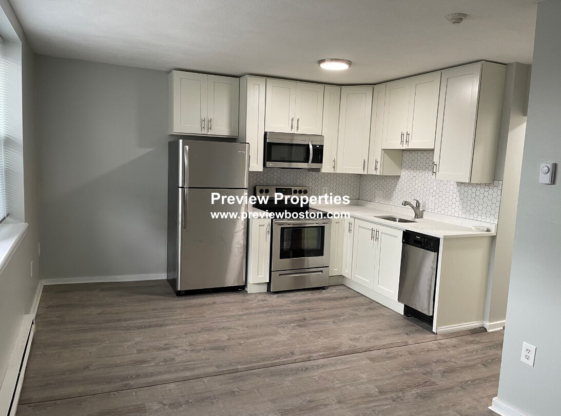 31 Chelsea St, East Boston