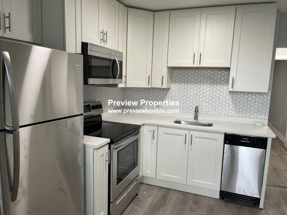 31 Chelsea St, East Boston