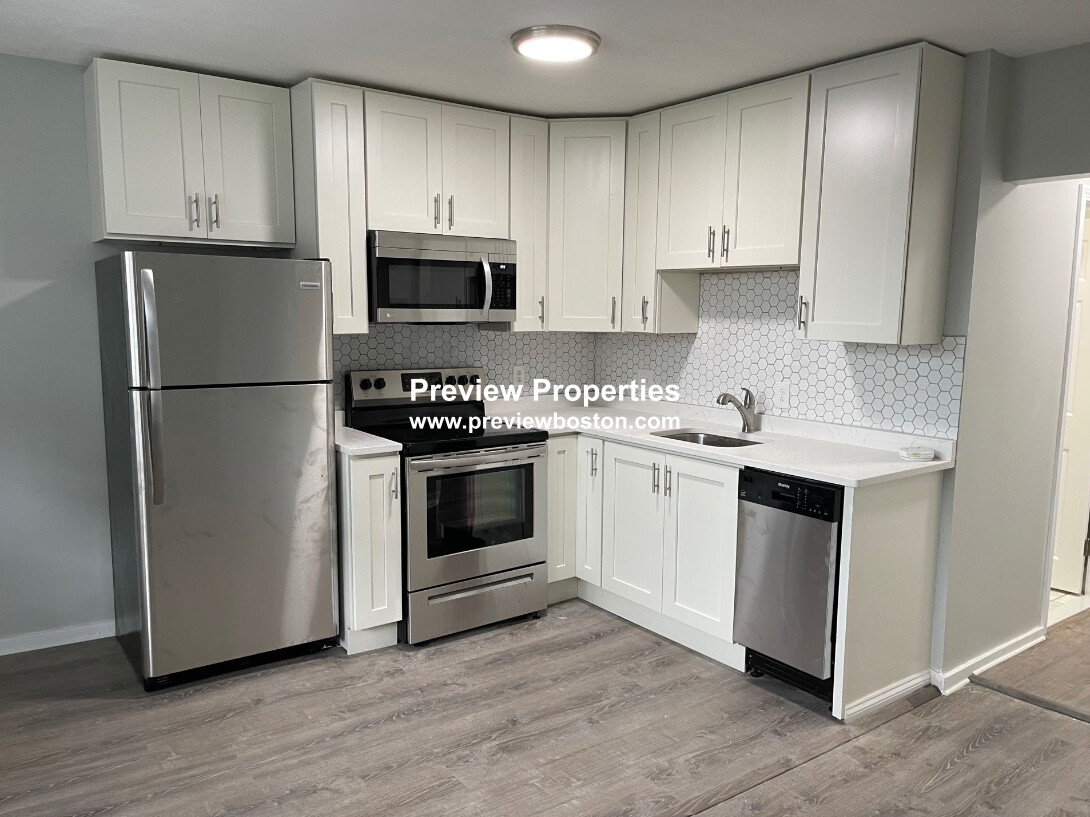 31 Chelsea St, East Boston