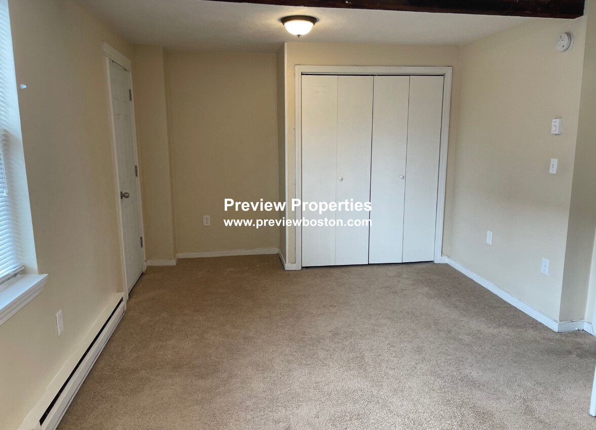 31 Chelsea St, East Boston