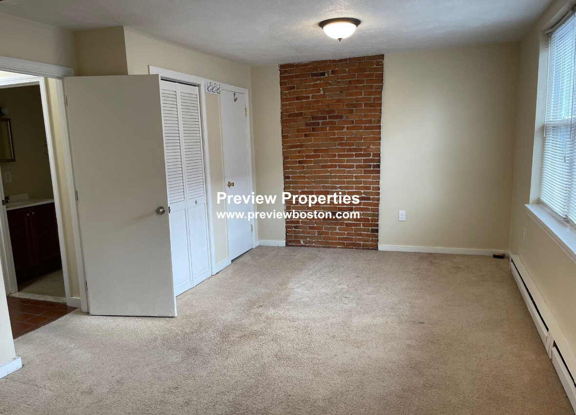 31 Chelsea St, East Boston