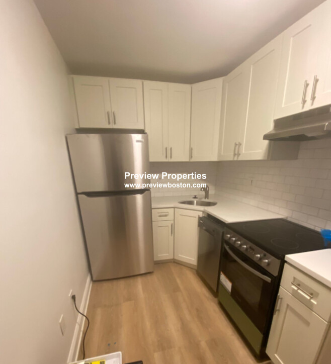 33 Chelsea St, East Boston