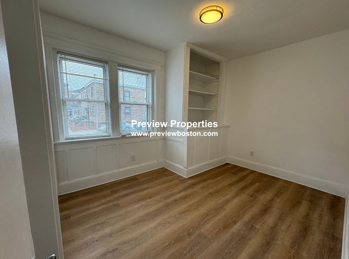 33 Chelsea St, East Boston