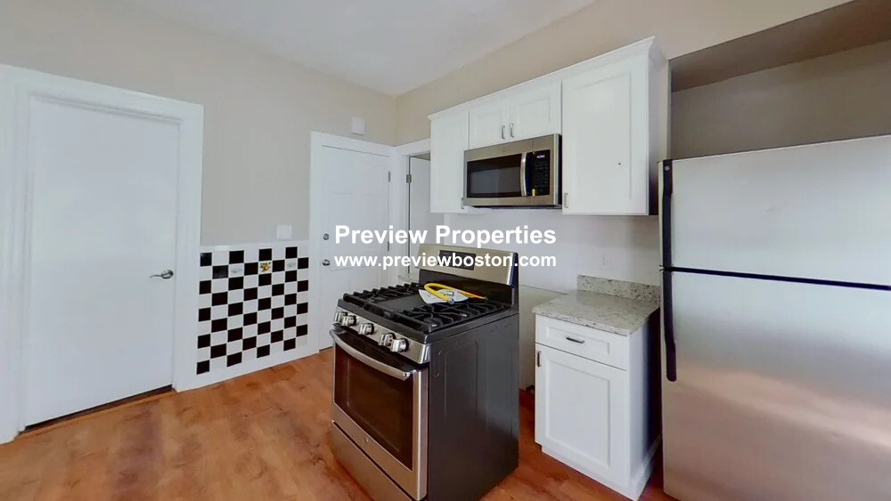 121 George St, Roxbury