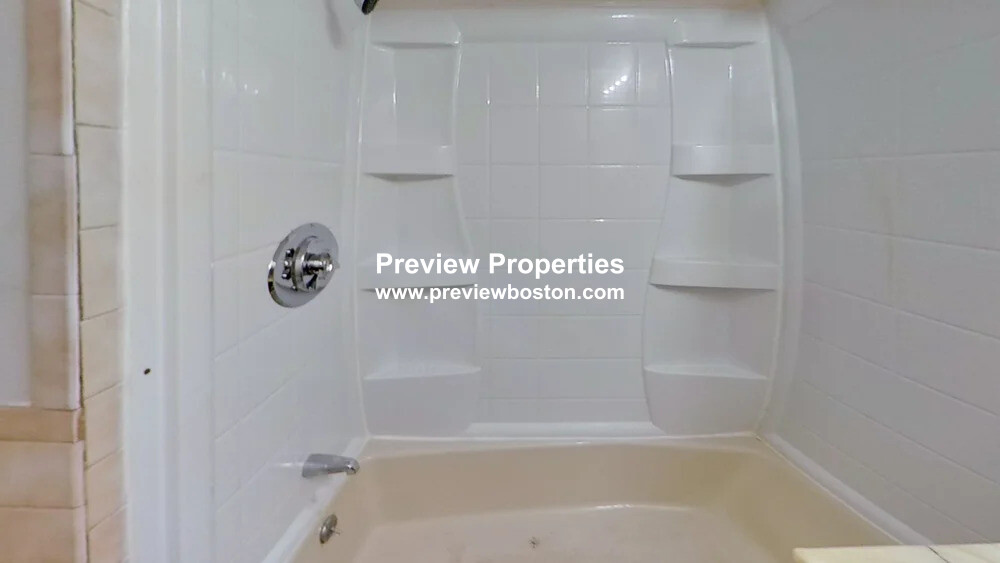 121 George St, Roxbury